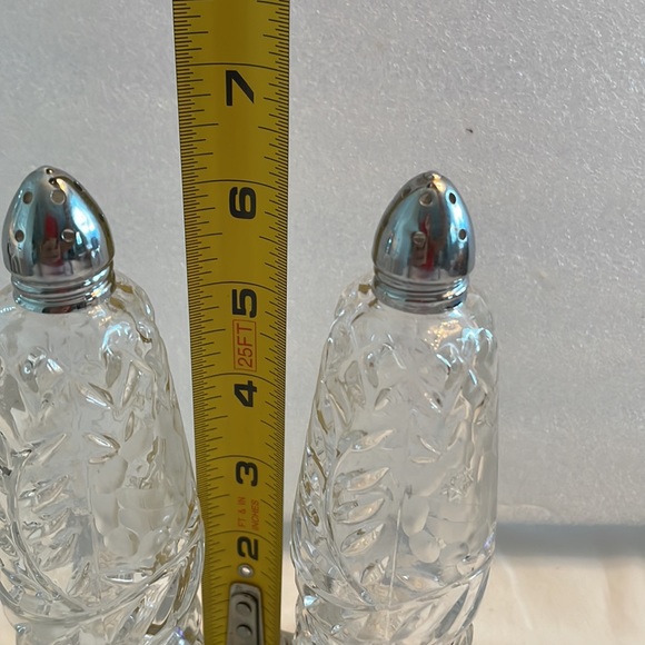 Silver and glass large salt and pepper shakers - Picture 6 of 6